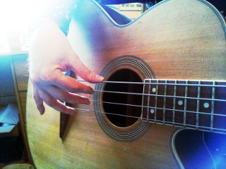 Bass Guitar Tuition - Learning how to play bass guitar the right way